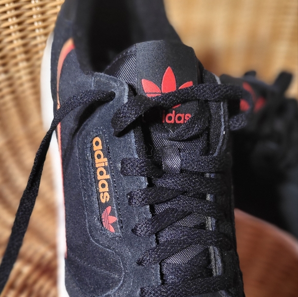 NWOT Adidas EE1478 Continental 80 Black/Orange Mens 9.5 Suede Shoes 789002 - Picture 2 of 13
